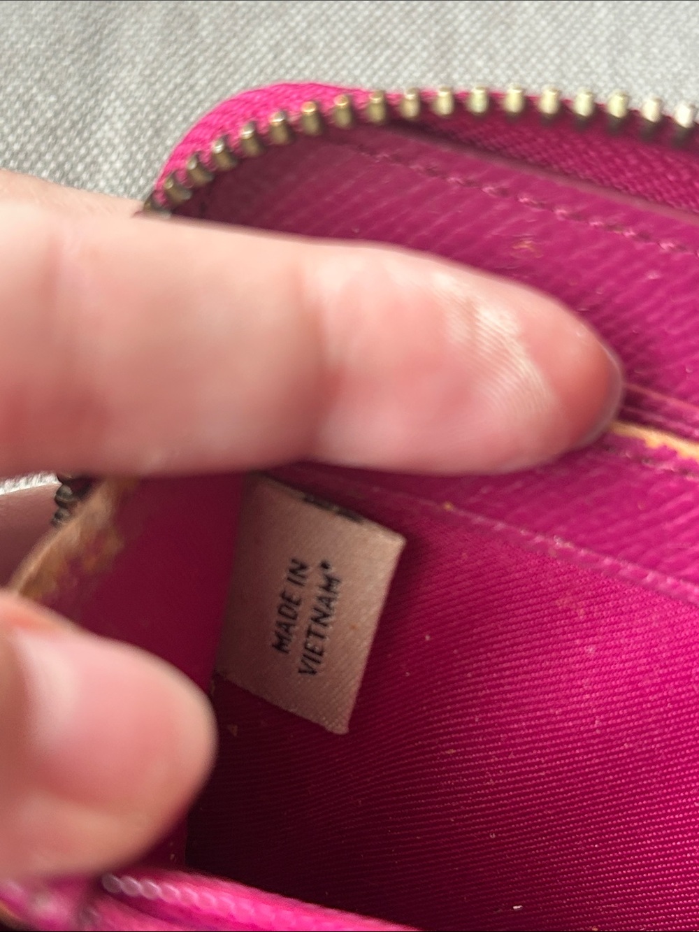 Coach Leather Women's Pink Zip Wallet - Picture 6 of 6